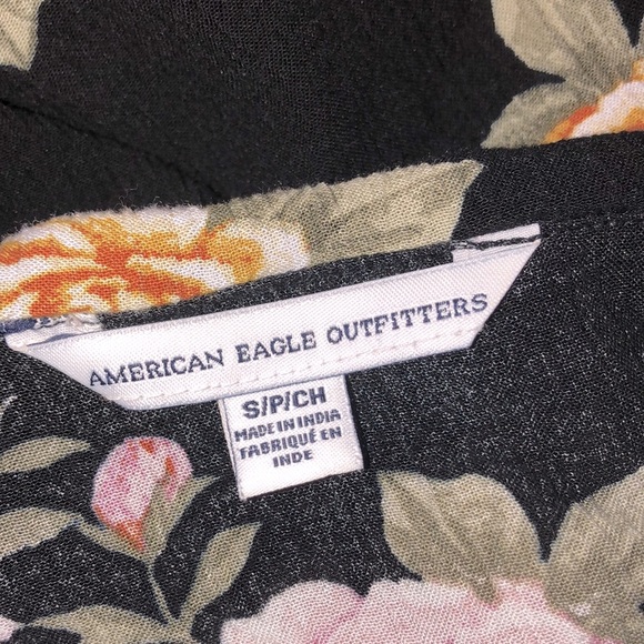 American Eagle size small black floral boho top - Picture 4 of 6